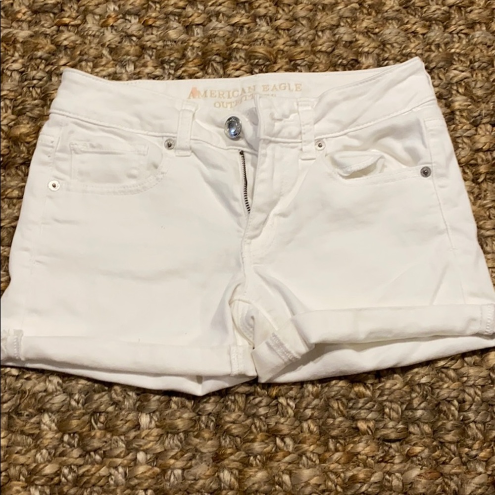American Eagle white shorts